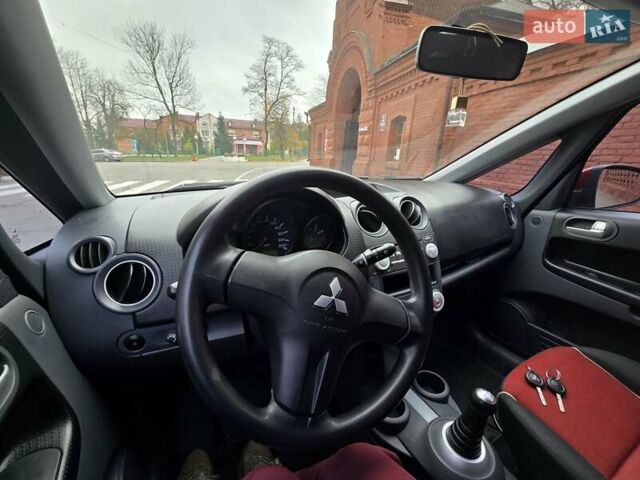 Красный Мицубиси Кольт, объемом двигателя 1.3 л и пробегом 134 тыс. км за 4500 $, фото 12 на Automoto.ua