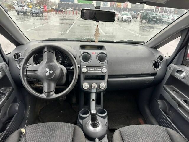 Красный Мицубиси Кольт, объемом двигателя 0 л и пробегом 192 тыс. км за 1350 $, фото 4 на Automoto.ua