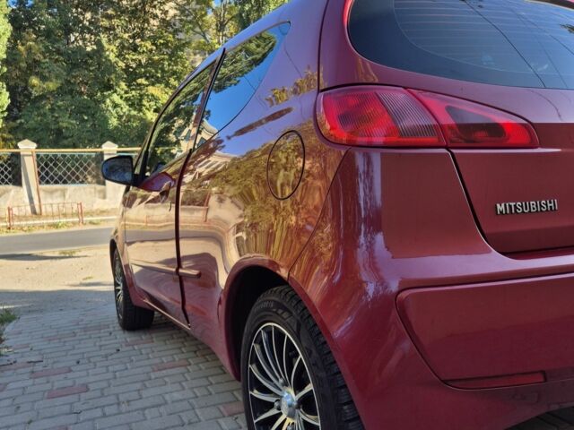Красный Мицубиси Кольт, объемом двигателя 1.3 л и пробегом 143 тыс. км за 4850 $, фото 3 на Automoto.ua