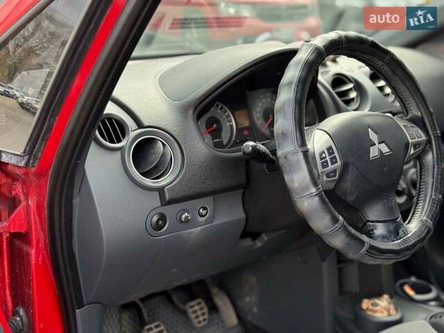 Красный Мицубиси Кольт, объемом двигателя 1.3 л и пробегом 161 тыс. км за 4240 $, фото 18 на Automoto.ua