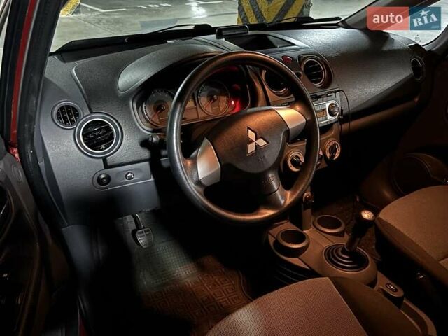 Красный Мицубиси Кольт, объемом двигателя 1.33 л и пробегом 110 тыс. км за 4700 $, фото 10 на Automoto.ua
