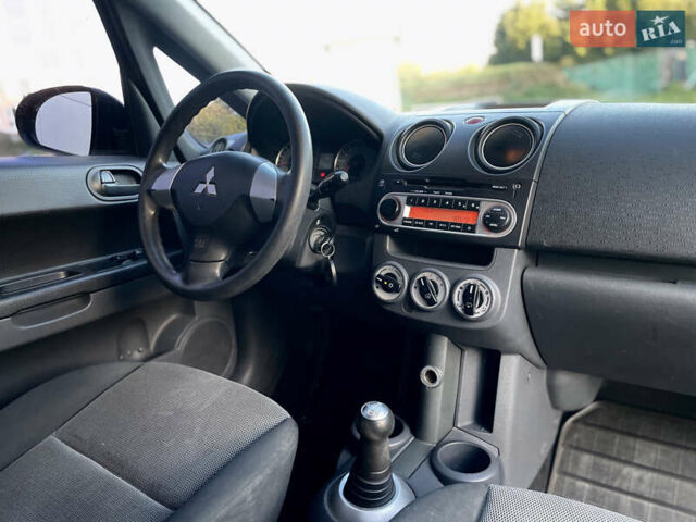 Червоний Міцубісі Кольт, об'ємом двигуна 1.33 л та пробігом 170 тис. км за 5700 $, фото 18 на Automoto.ua