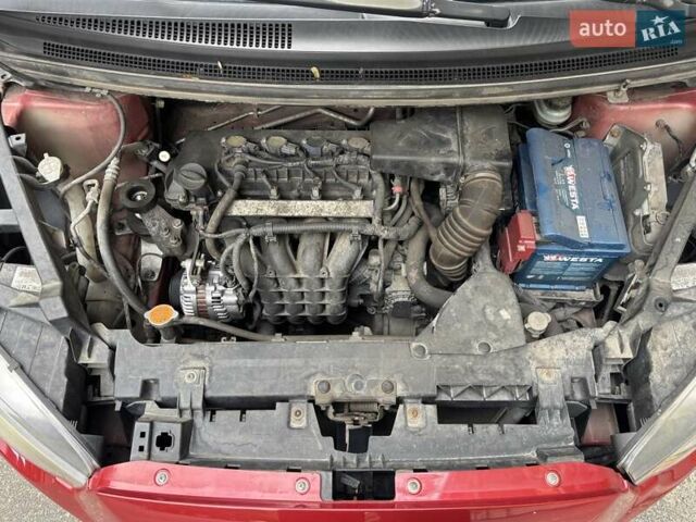 Красный Мицубиси Кольт, объемом двигателя 1.33 л и пробегом 110 тыс. км за 4700 $, фото 12 на Automoto.ua