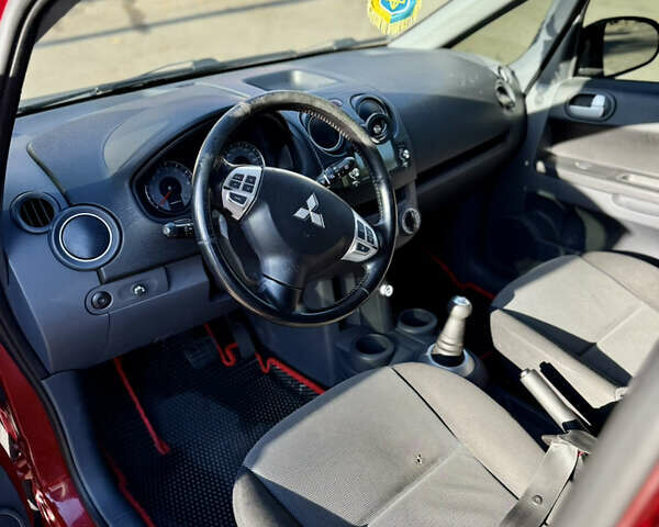 Червоний Міцубісі Кольт, об'ємом двигуна 1.33 л та пробігом 269 тис. км за 5500 $, фото 8 на Automoto.ua