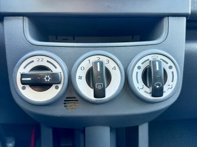 Червоний Міцубісі Кольт, об'ємом двигуна 1.3 л та пробігом 269 тис. км за 5500 $, фото 19 на Automoto.ua