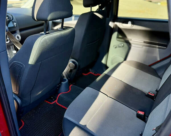 Червоний Міцубісі Кольт, об'ємом двигуна 1.33 л та пробігом 269 тис. км за 5500 $, фото 9 на Automoto.ua