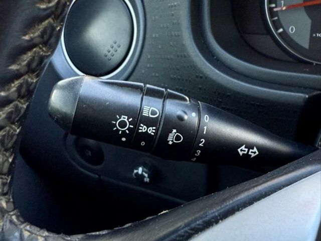 Червоний Міцубісі Кольт, об'ємом двигуна 1.3 л та пробігом 269 тис. км за 5500 $, фото 23 на Automoto.ua