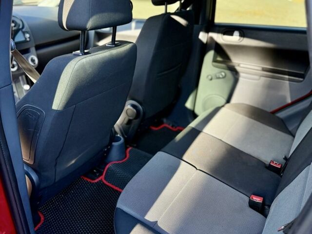 Червоний Міцубісі Кольт, об'ємом двигуна 1.3 л та пробігом 269 тис. км за 5500 $, фото 9 на Automoto.ua