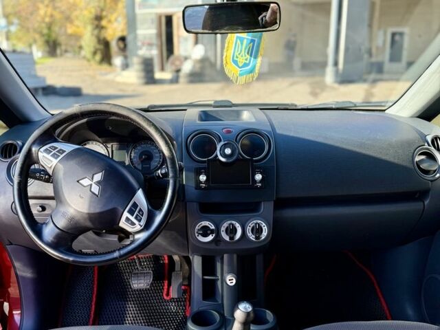 Червоний Міцубісі Кольт, об'ємом двигуна 1.3 л та пробігом 269 тис. км за 5500 $, фото 10 на Automoto.ua