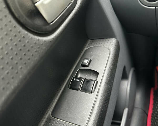 Червоний Міцубісі Кольт, об'ємом двигуна 1.33 л та пробігом 267 тис. км за 4707 $, фото 26 на Automoto.ua