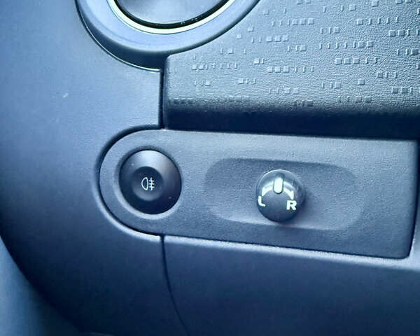 Червоний Міцубісі Кольт, об'ємом двигуна 1.33 л та пробігом 269 тис. км за 5500 $, фото 22 на Automoto.ua