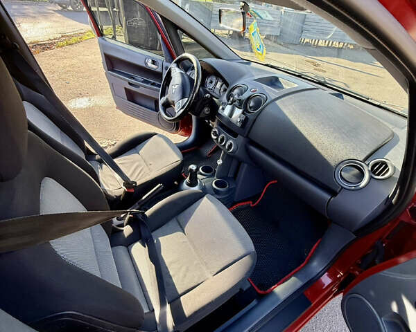 Червоний Міцубісі Кольт, об'ємом двигуна 1.33 л та пробігом 269 тис. км за 5500 $, фото 16 на Automoto.ua