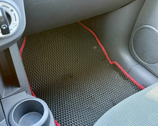 Червоний Міцубісі Кольт, об'ємом двигуна 1.33 л та пробігом 269 тис. км за 5500 $, фото 27 на Automoto.ua