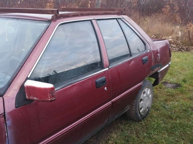 Красный Мицубиси Кольт, объемом двигателя 1.5 л и пробегом 12 тыс. км за 310 $, фото 7 на Automoto.ua