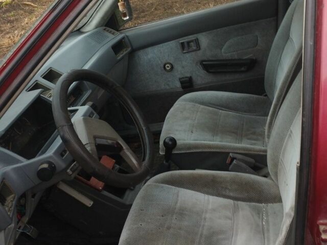 Красный Мицубиси Кольт, объемом двигателя 1.5 л и пробегом 12 тыс. км за 310 $, фото 4 на Automoto.ua