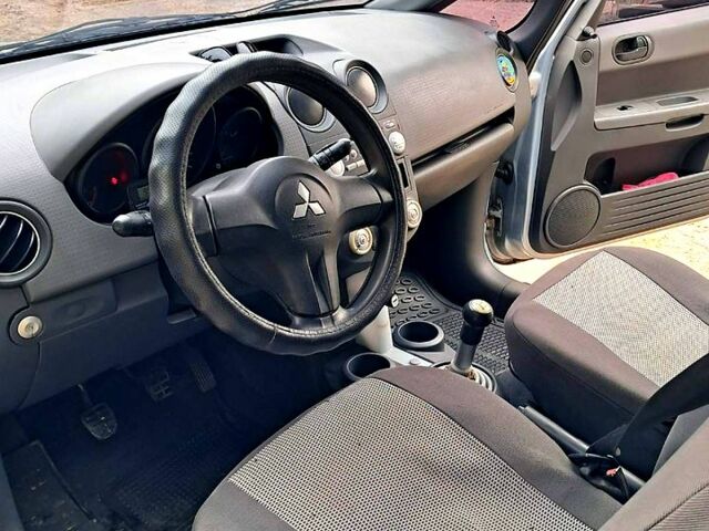 Мицубиси Кольт 2007 в Сумах на Automoto.ua Мицубиси Кольт, объемом двигателя 1.3 л и пробегом 240 тыс. км за 4500 $, фото 3 на Automoto.ua
