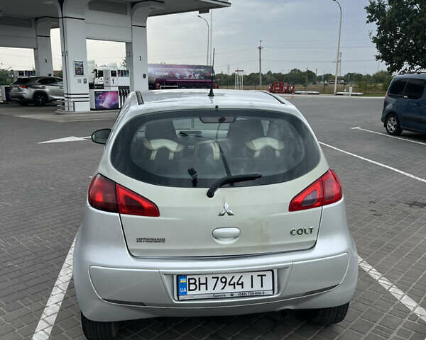 Мицубиси Кольт, объемом двигателя 1.3 л и пробегом 207 тыс. км за 4200 $, фото 3 на Automoto.ua