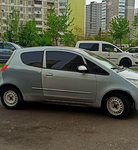 Мицубиси Кольт, объемом двигателя 1.3 л и пробегом 230 тыс. км за 2500 $, фото 4 на Automoto.ua