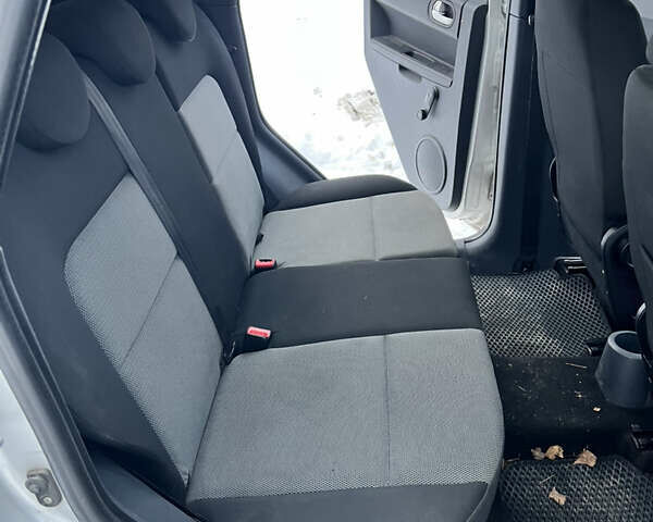 Міцубісі Кольт, об'ємом двигуна 1.33 л та пробігом 147 тис. км за 5000 $, фото 8 на Automoto.ua