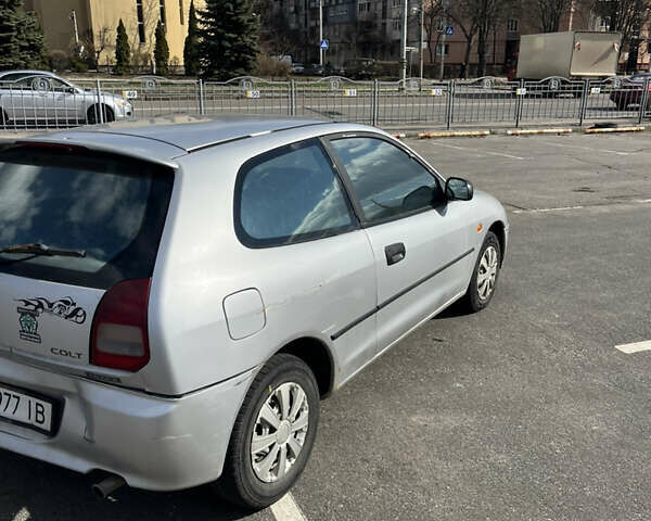 Сірий Міцубісі Кольт, об'ємом двигуна 1.6 л та пробігом 315 тис. км за 1000 $, фото 5 на Automoto.ua
