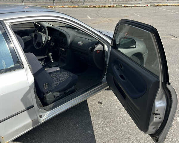 Сірий Міцубісі Кольт, об'ємом двигуна 1.6 л та пробігом 315 тис. км за 1000 $, фото 11 на Automoto.ua
