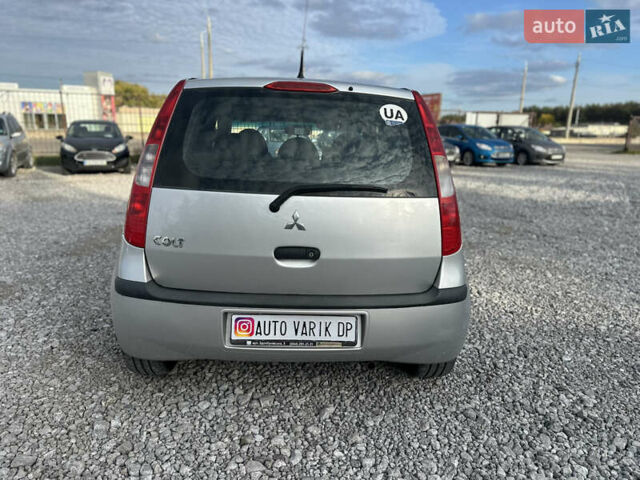 Міцубісі Кольт 2004 у Кам'янське (Дніпродзержинськ) на Automoto.ua Сірий Міцубісі Кольт, об'ємом двигуна 1.3 л та пробігом 160 тис. км за 3900 $, фото 4 на Automoto.ua