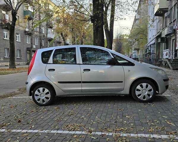 Міцубісі Кольт 2004 у Кам'янське (Дніпродзержинськ) на Automoto.ua Сірий Міцубісі Кольт, об'ємом двигуна 1.3 л та пробігом 170 тис. км за 4400 $, фото 3 на Automoto.ua