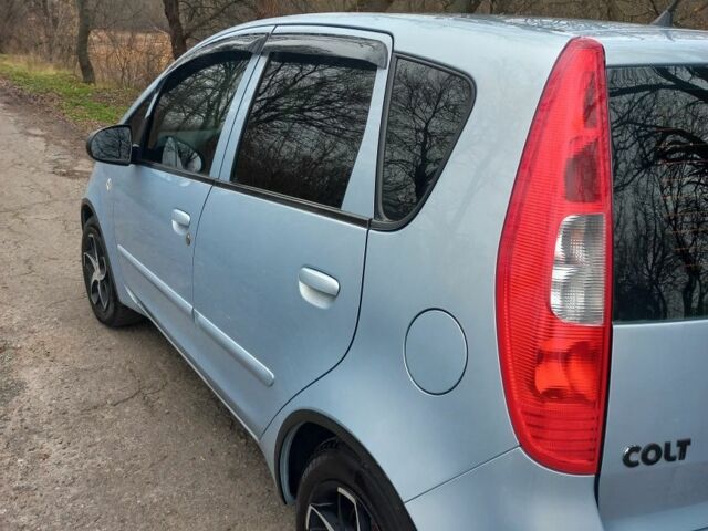 Серый Мицубиси Кольт, объемом двигателя 1.5 л и пробегом 179 тыс. км за 4700 $, фото 4 на Automoto.ua