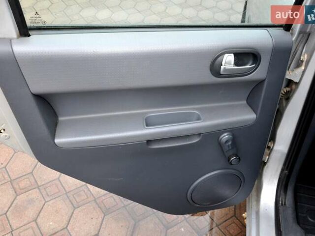 Міцубісі Кольт 2004 у Львові на Automoto.ua Сірий Міцубісі Кольт, об'ємом двигуна 1.3 л та пробігом 210 тис. км за 3500 $, фото 18 на Automoto.ua