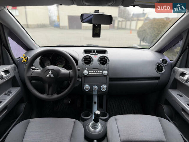 Сірий Міцубісі Кольт, об'ємом двигуна 1.3 л та пробігом 275 тис. км за 3390 $, фото 13 на Automoto.ua