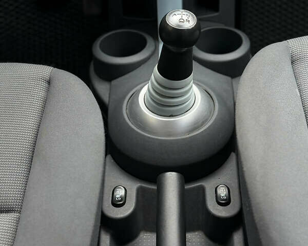 Сірий Міцубісі Кольт, об'ємом двигуна 1.3 л та пробігом 275 тис. км за 3390 $, фото 16 на Automoto.ua