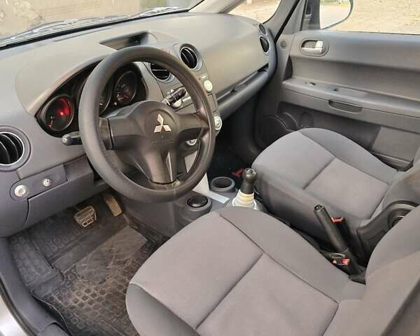 Міцубісі Кольт 2004 у Кам'янське (Дніпродзержинськ) на Automoto.ua Сірий Міцубісі Кольт, об'ємом двигуна 1.3 л та пробігом 170 тис. км за 4400 $, фото 11 на Automoto.ua