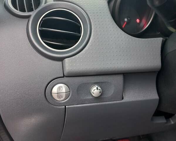 Серый Мицубиси Кольт, объемом двигателя 1.5 л и пробегом 179 тыс. км за 4700 $, фото 12 на Automoto.ua