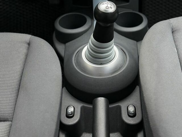 Сірий Міцубісі Кольт, об'ємом двигуна 1.3 л та пробігом 200 тис. км за 3550 $, фото 15 на Automoto.ua