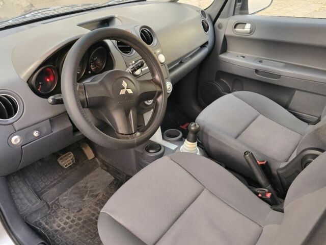 Міцубісі Кольт 2004 у Кам'янське (Дніпродзержинськ) на Automoto.ua Сірий Міцубісі Кольт, об'ємом двигуна 1.3 л та пробігом 170 тис. км за 4400 $, фото 11 на Automoto.ua