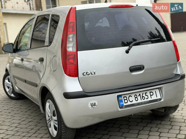 Сірий Міцубісі Кольт, об'ємом двигуна 1.3 л та пробігом 275 тис. км за 3390 $, фото 10 на Automoto.ua