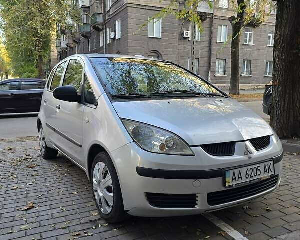 Міцубісі Кольт 2004 у Кам'янське (Дніпродзержинськ) на Automoto.ua Сірий Міцубісі Кольт, об'ємом двигуна 1.3 л та пробігом 170 тис. км за 4400 $, фото 2 на Automoto.ua