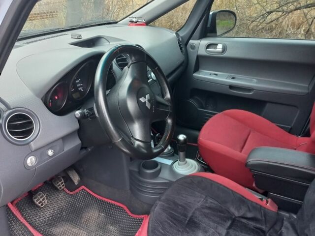 Серый Мицубиси Кольт, объемом двигателя 1.5 л и пробегом 179 тыс. км за 4700 $, фото 5 на Automoto.ua