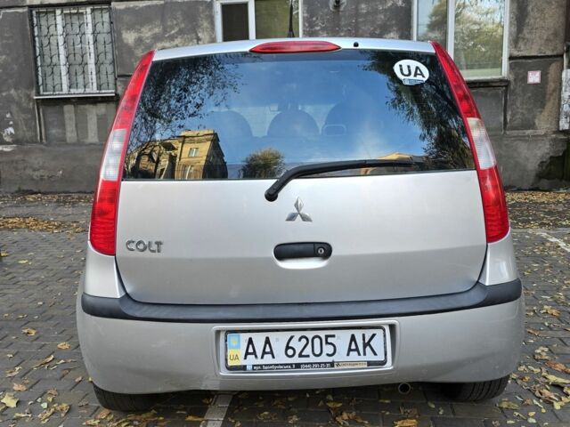 Міцубісі Кольт 2004 у Кам'янське (Дніпродзержинськ) на Automoto.ua Сірий Міцубісі Кольт, об'ємом двигуна 1.3 л та пробігом 170 тис. км за 4400 $, фото 5 на Automoto.ua