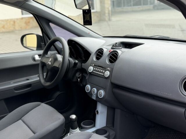 Сірий Міцубісі Кольт, об'ємом двигуна 1.3 л та пробігом 200 тис. км за 3550 $, фото 13 на Automoto.ua