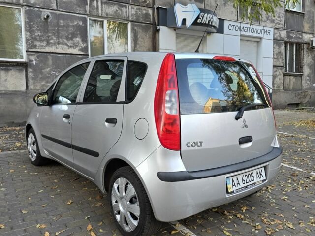 Міцубісі Кольт 2004 у Кам'янське (Дніпродзержинськ) на Automoto.ua Сірий Міцубісі Кольт, об'ємом двигуна 1.3 л та пробігом 170 тис. км за 4400 $, фото 6 на Automoto.ua