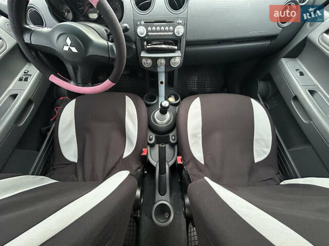 Сірий Міцубісі Кольт, об'ємом двигуна 1.3 л та пробігом 139 тис. км за 4400 $, фото 6 на Automoto.ua