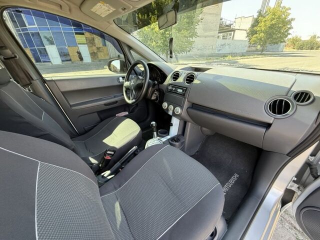 Серый Мицубиси Кольт, объемом двигателя 1.3 л и пробегом 204 тыс. км за 4300 $, фото 10 на Automoto.ua