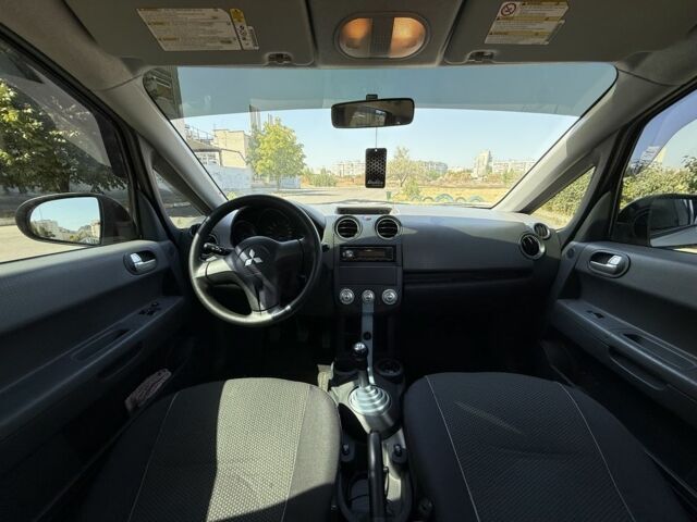 Серый Мицубиси Кольт, объемом двигателя 1.3 л и пробегом 204 тыс. км за 4300 $, фото 5 на Automoto.ua