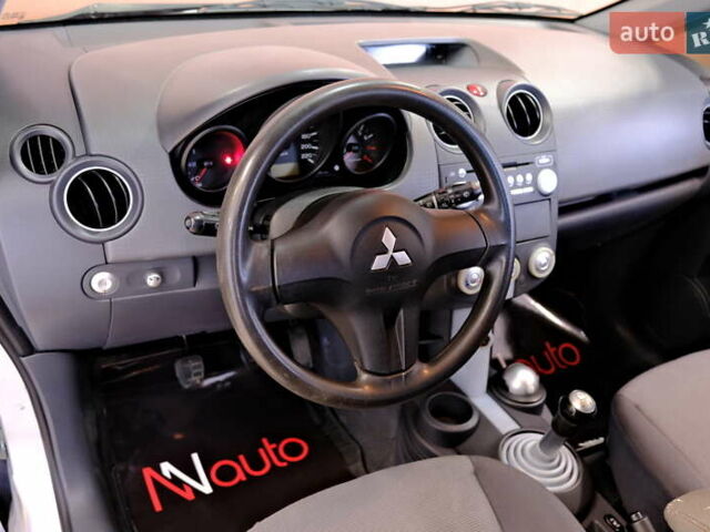 Сірий Міцубісі Кольт, об'ємом двигуна 1.3 л та пробігом 156 тис. км за 4400 $, фото 23 на Automoto.ua