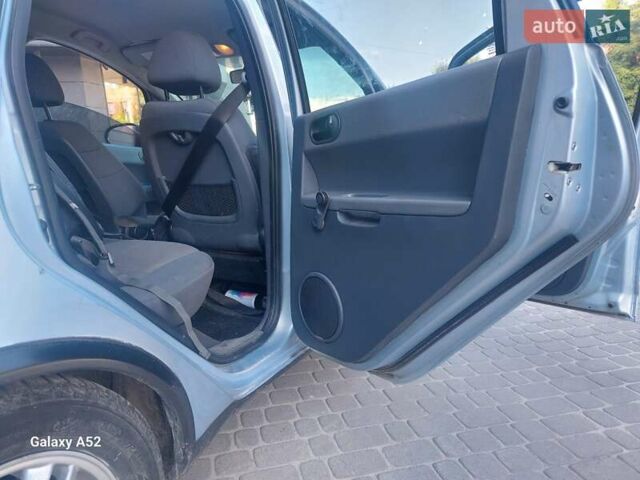 Серый Мицубиси Кольт, объемом двигателя 1.33 л и пробегом 340 тыс. км за 3300 $, фото 3 на Automoto.ua