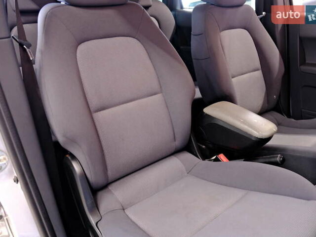 Сірий Міцубісі Кольт, об'ємом двигуна 1.3 л та пробігом 156 тис. км за 4400 $, фото 36 на Automoto.ua