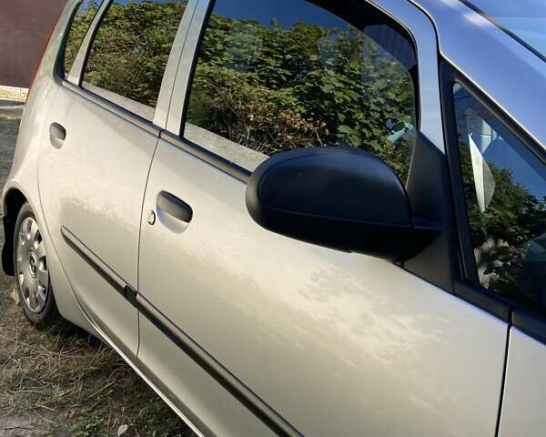 Сірий Міцубісі Кольт, об'ємом двигуна 1.3 л та пробігом 188 тис. км за 4100 $, фото 5 на Automoto.ua