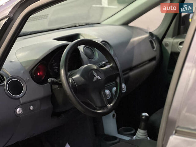 Серый Мицубиси Кольт, объемом двигателя 1.33 л и пробегом 255 тыс. км за 3250 $, фото 14 на Automoto.ua