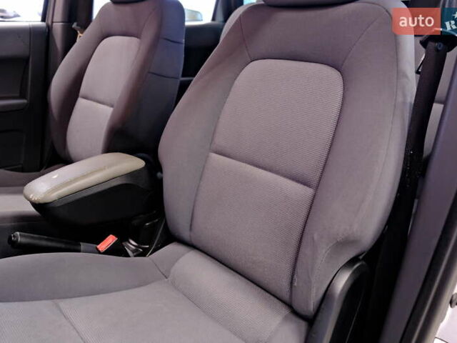 Сірий Міцубісі Кольт, об'ємом двигуна 1.3 л та пробігом 156 тис. км за 4400 $, фото 24 на Automoto.ua